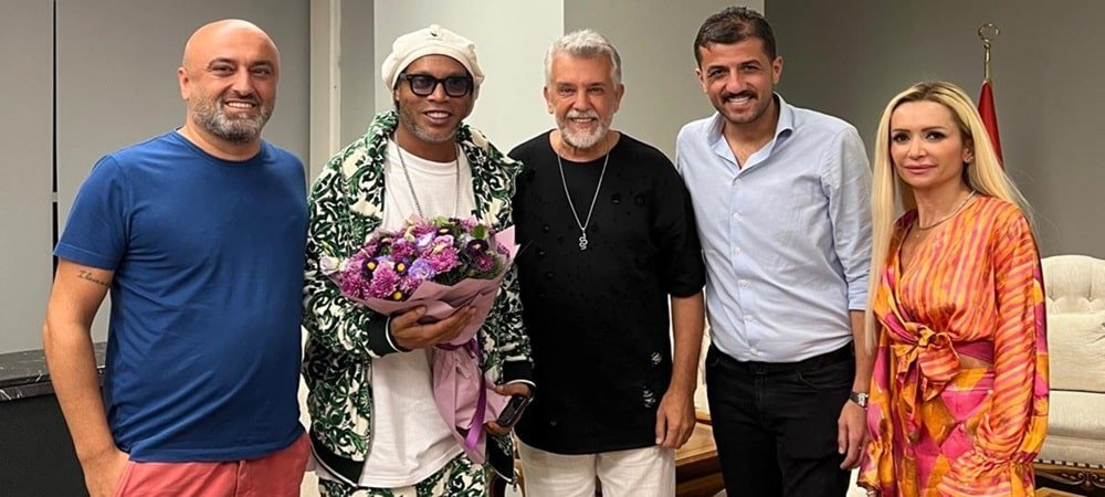 Ronaldinho Kıbrıs’da