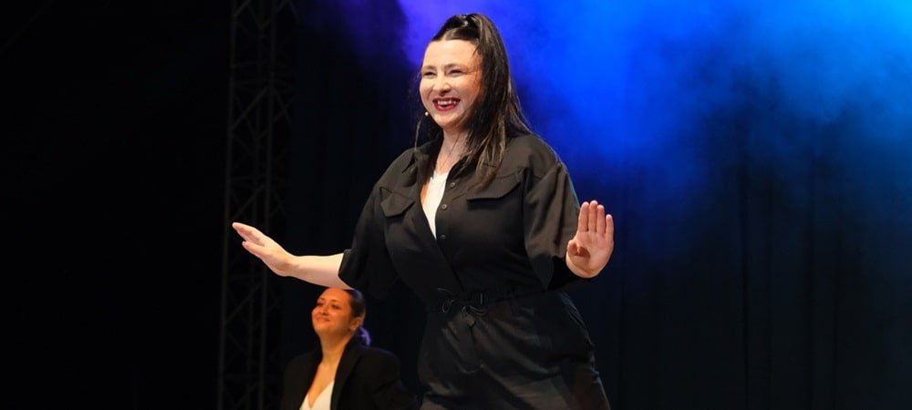 Yasemin Sakallıoğlu’ndan Yangın Bölgelerine Anlamlı Destek 