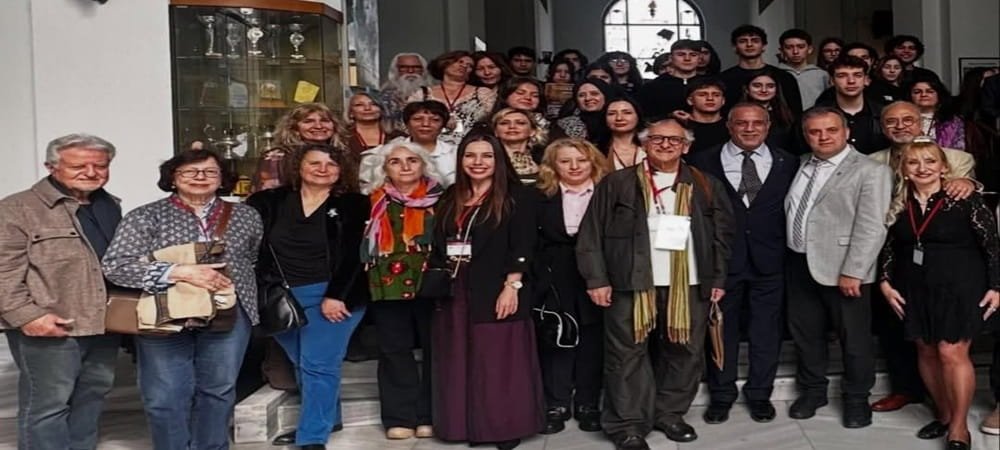 Dünya Sanat Günü'nde 39 Sanatçının eserleri Geleceğin Sanatçıları tarafından yorumlandı