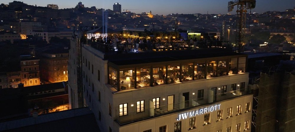 Sky Karaköy, Yeni Sezona Gün Batımı ile Açılış Yaptı