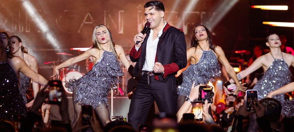 Emir Can İğrek, Kapalı Gişe Bostancı Sahnesinde  Şovlarıyla Zirve Yaptı