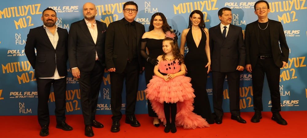 “MUTLUYUZ MU?” GALASINDA KAHKAHA VE DUYGU BİR ARADA